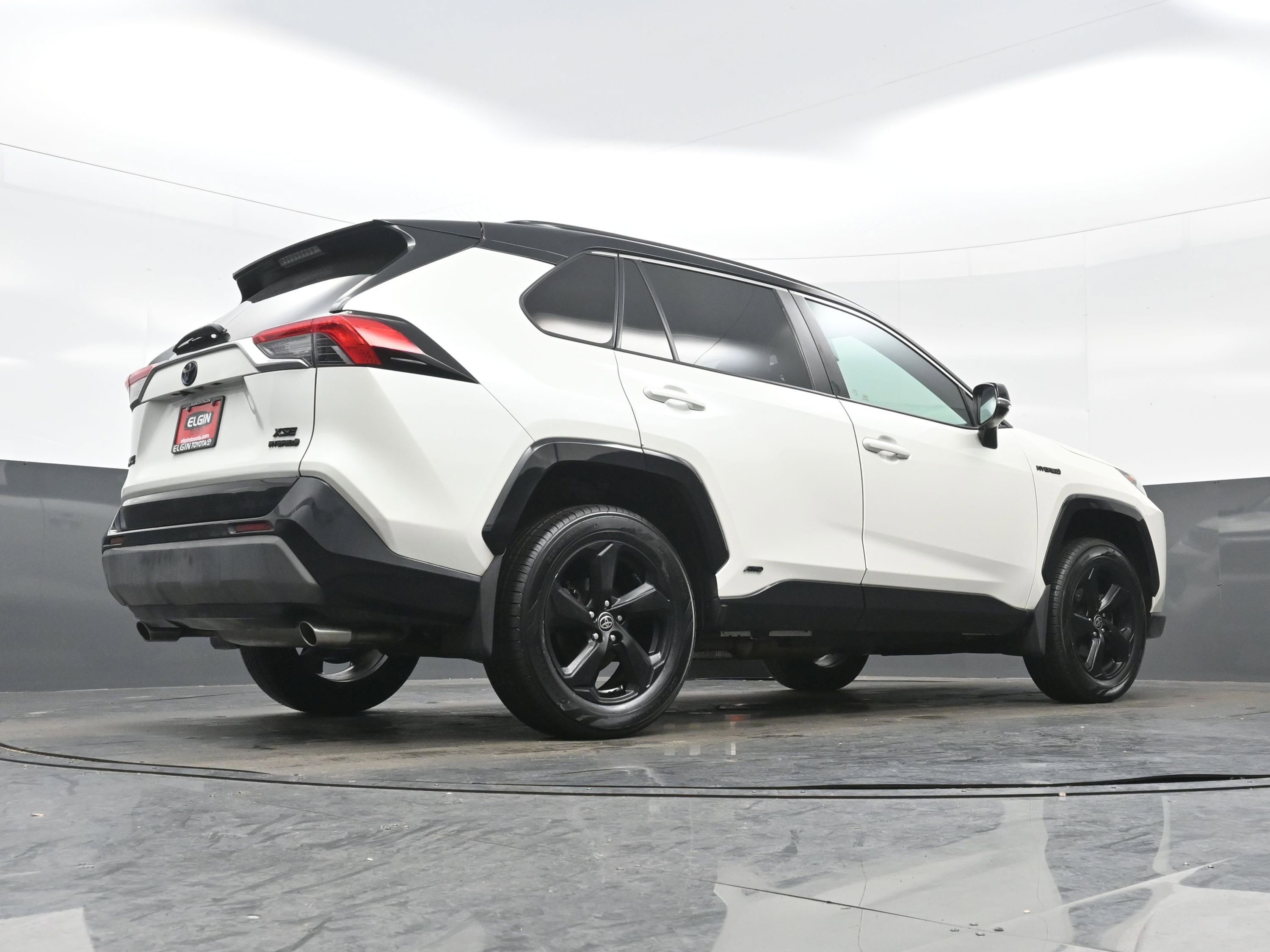 Used 2021 Toyota RAV4 XSE w/ XSE Grade Weather Package image 31