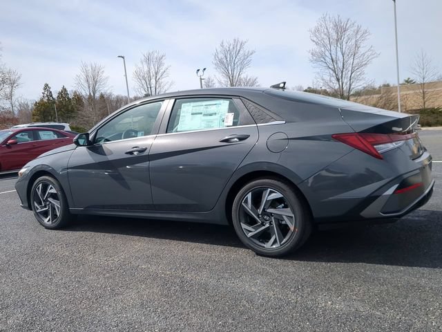 Used 2025 Hyundai Elantra Limited FWD image 6