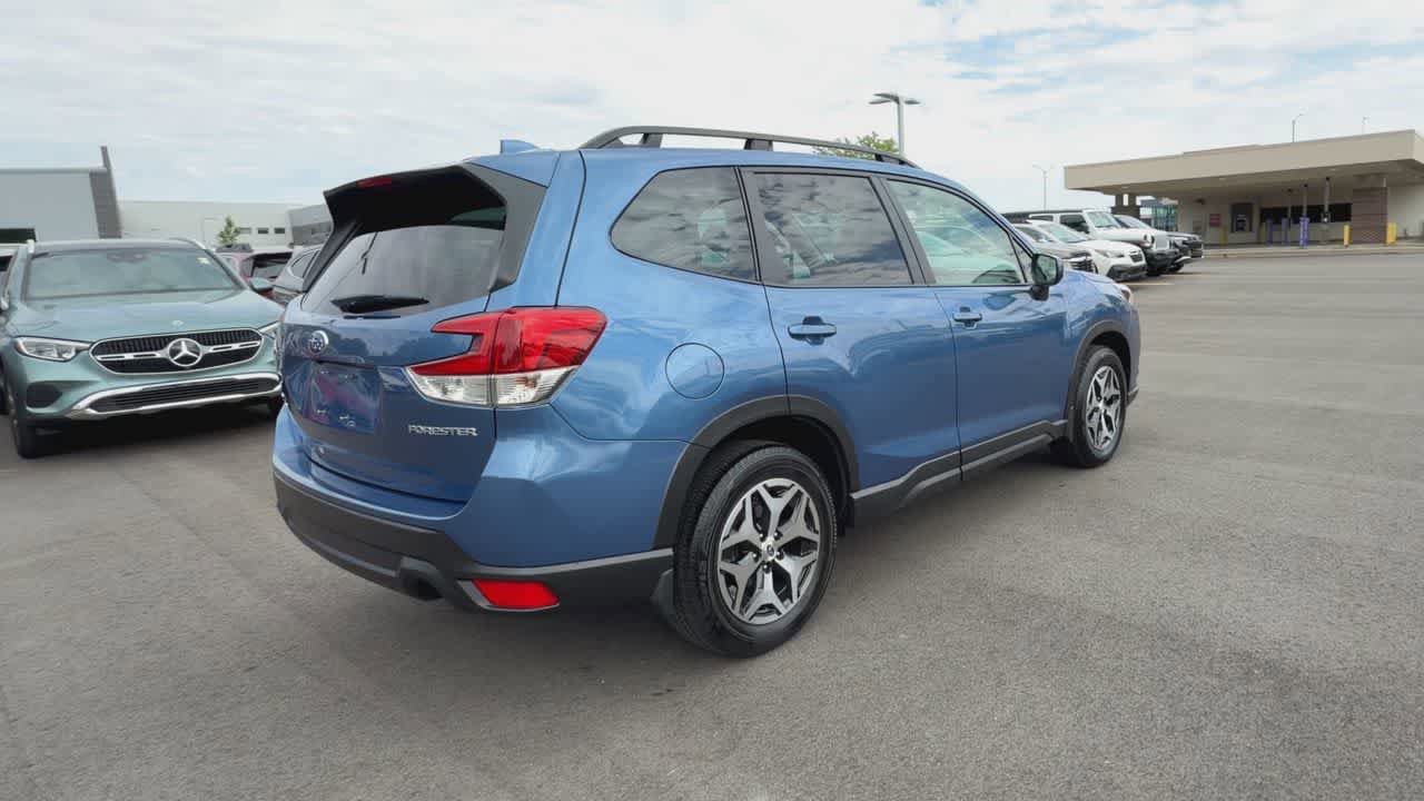 Certified 2023 Subaru Forester Premium AWD/4WD image 8