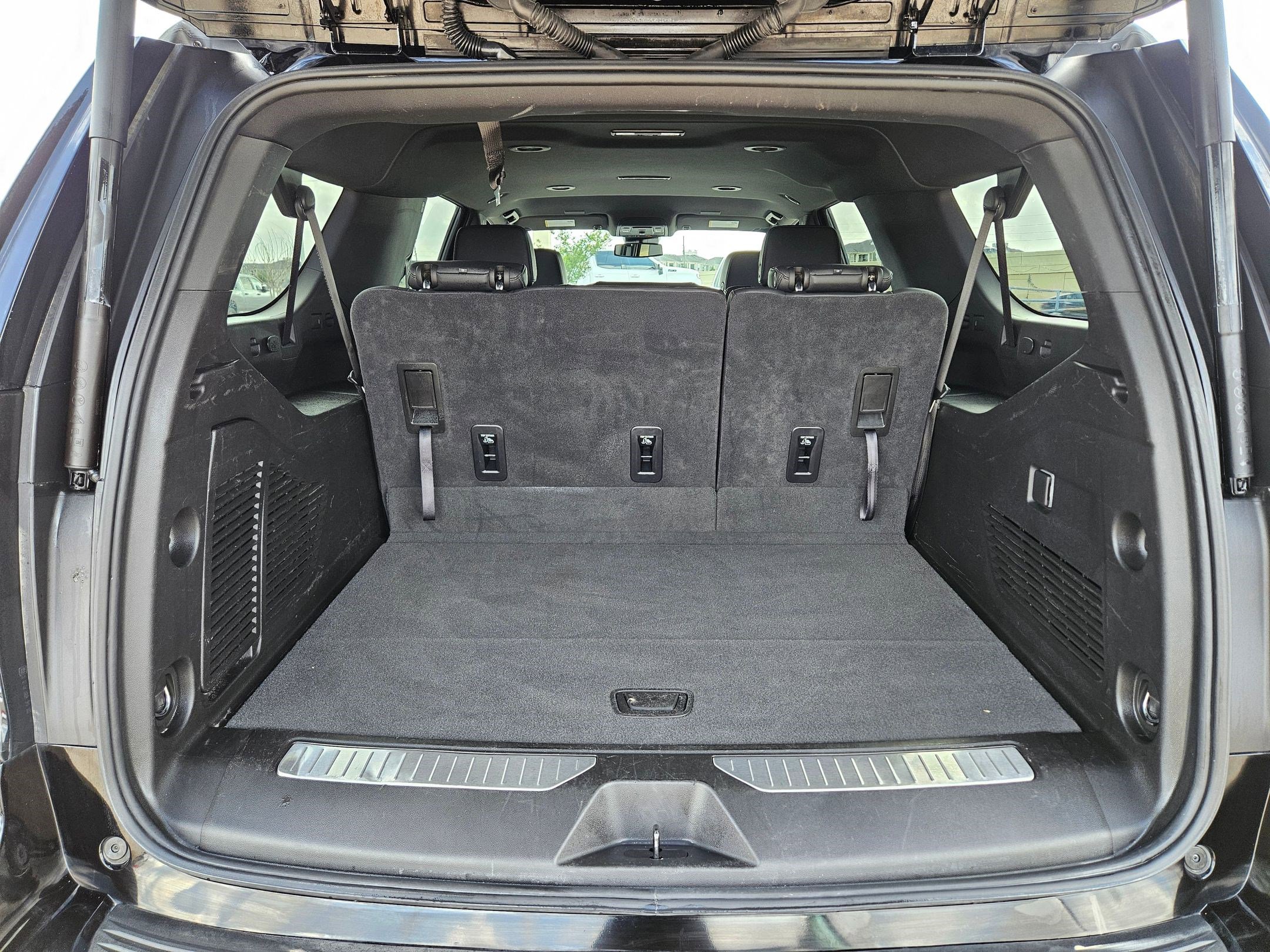Used 2025 Chevrolet Suburban Z71 AWD/4WD image 30