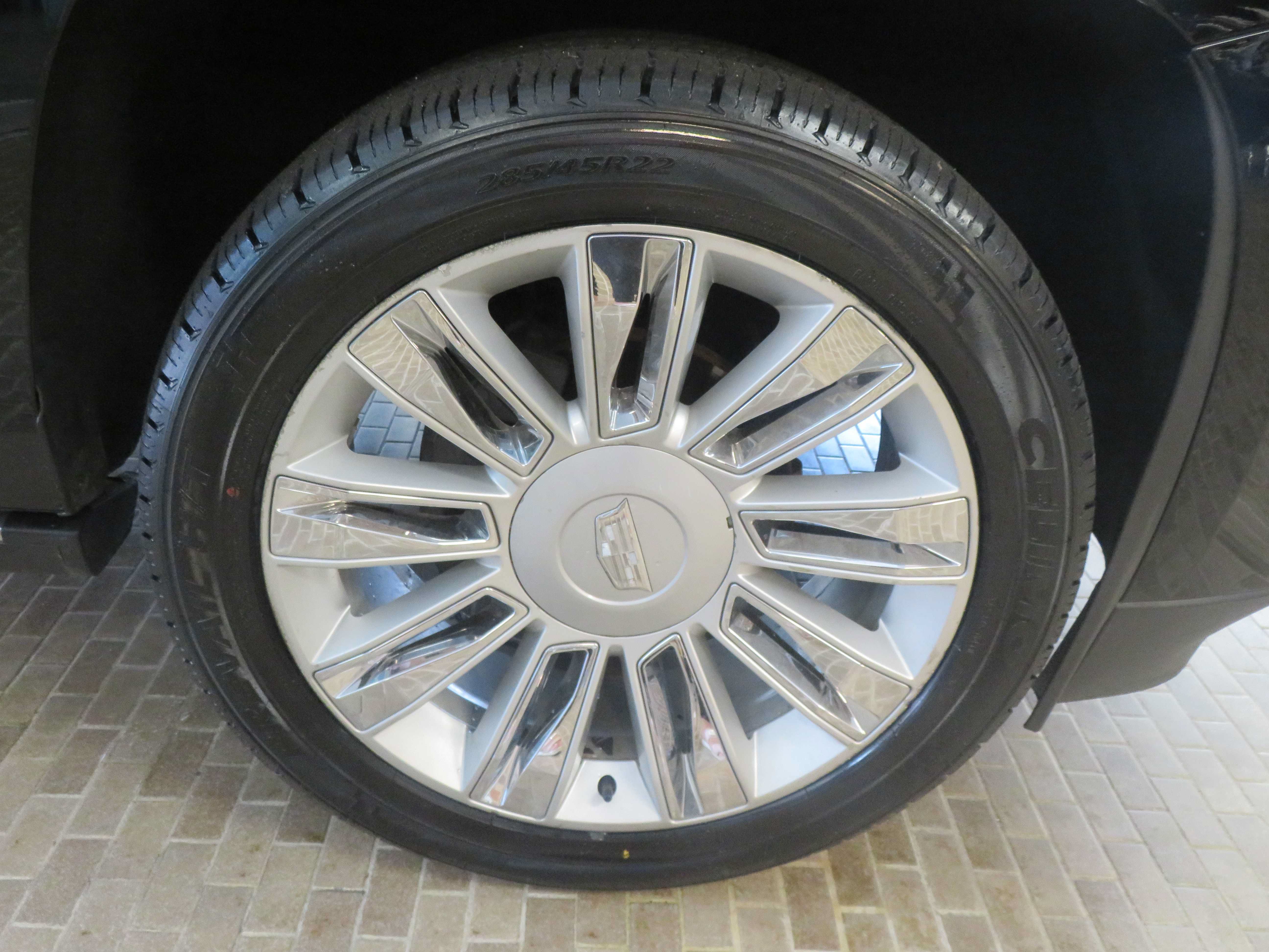 Used 2016 Cadillac Escalade ESV Platinum AWD/4WD image 10