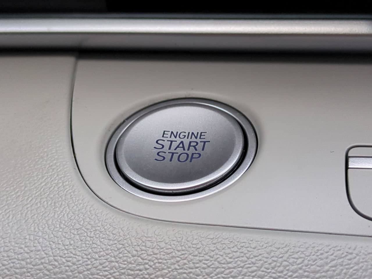 Used 2025 Hyundai Elantra Limited FWD image 28