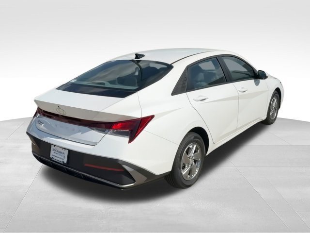 New 2026 Hyundai Elantra SE FWD image 8