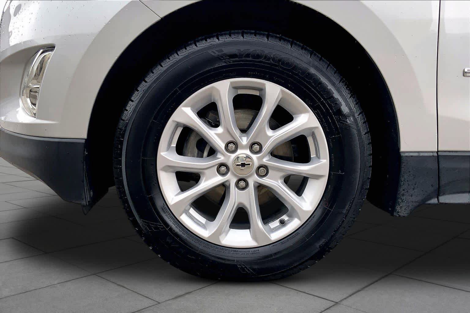 Used 2020 Chevrolet Equinox LT FWD image 11