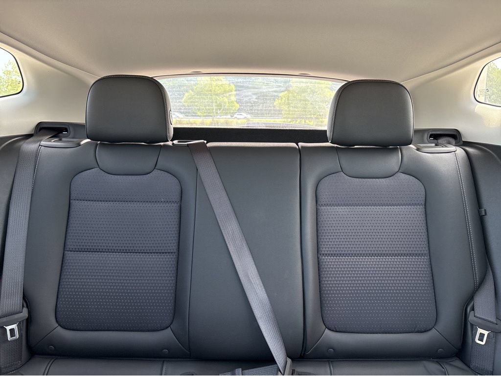 Used 2025 Chevrolet Trax LT FWD image 35