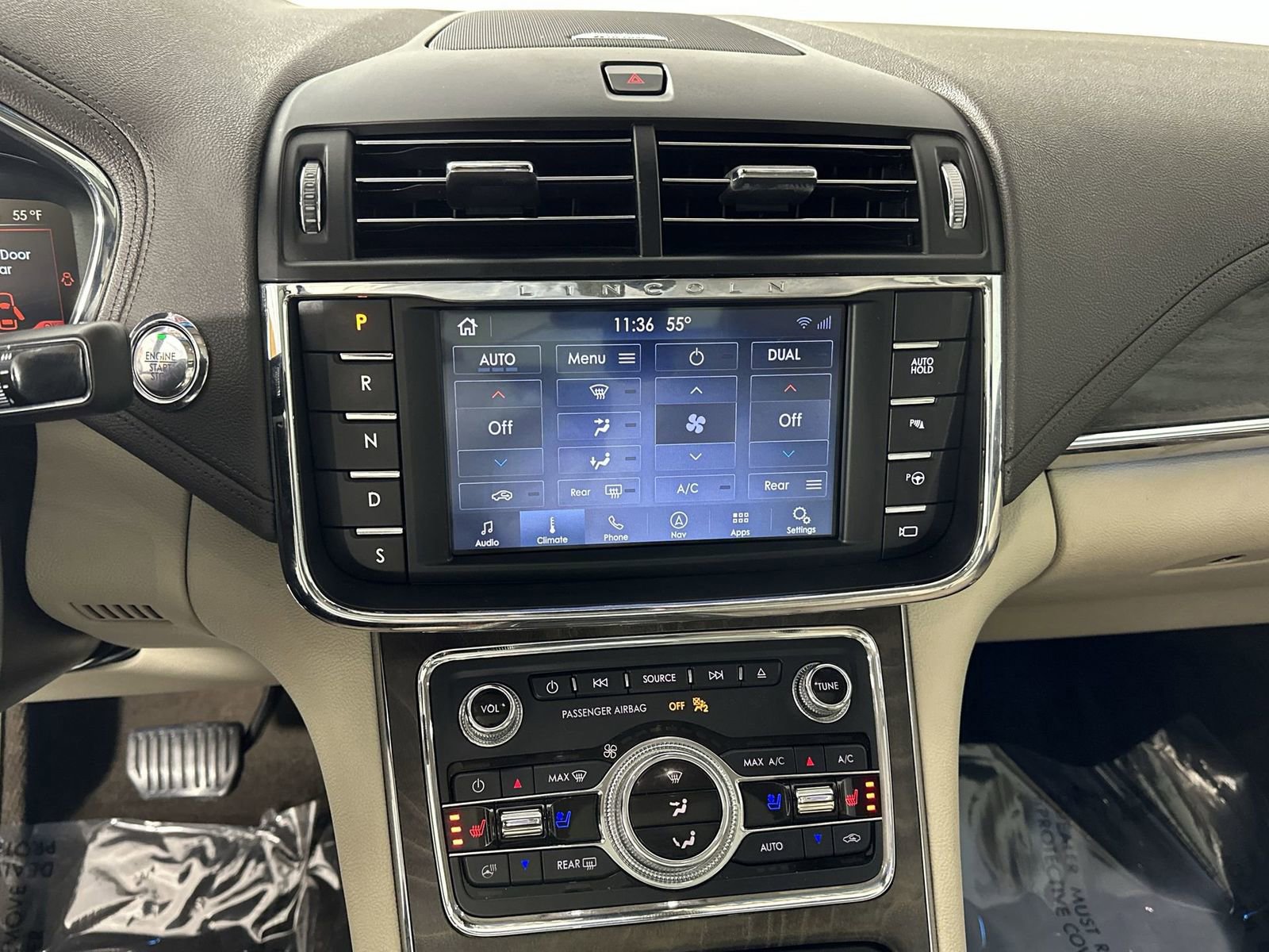 Used 2020 Lincoln Continental Reserve w/ Luxury Package image 21