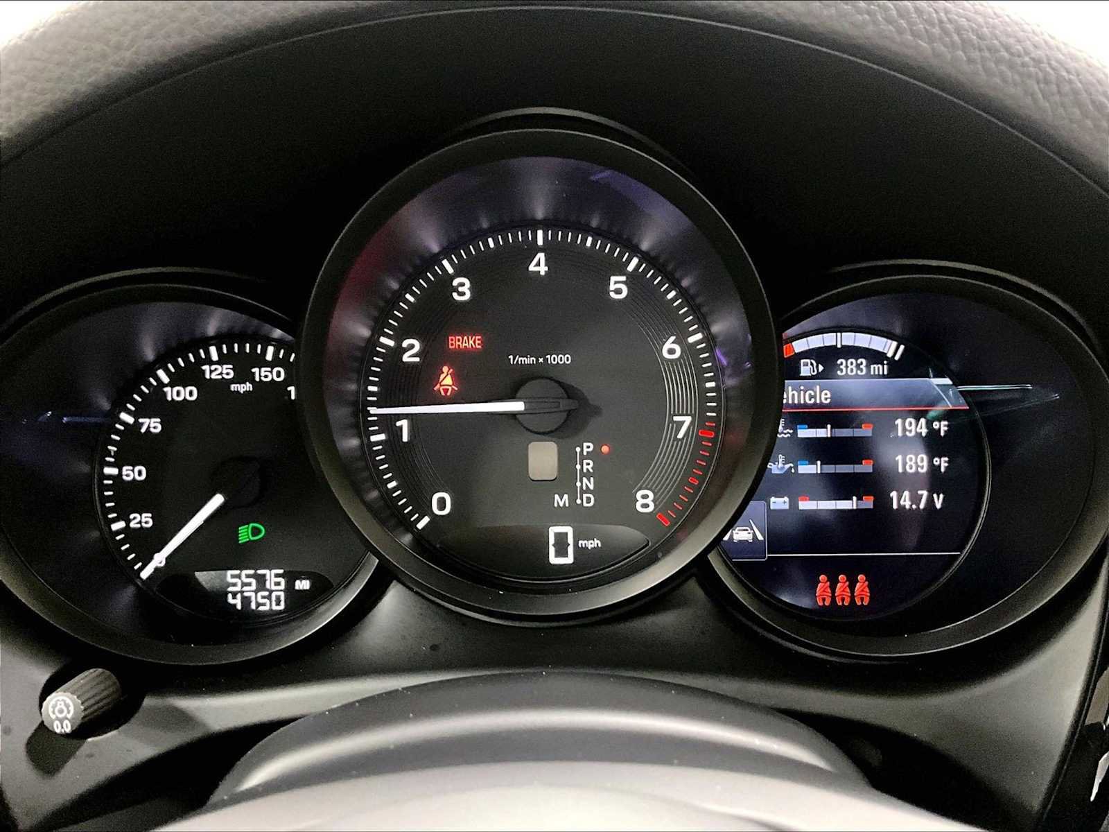 Used 2025 Porsche Macan image 24