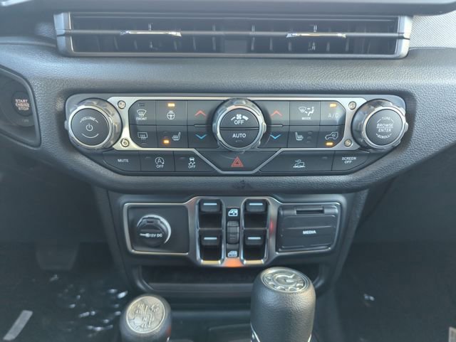 New 2025 Jeep Gladiator Sport image 21