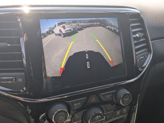 Used 2021 Jeep Grand Cherokee Laredo X image 17