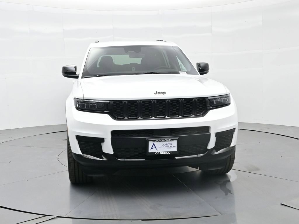 New 2025 Jeep Grand Cherokee L Altitude image 3