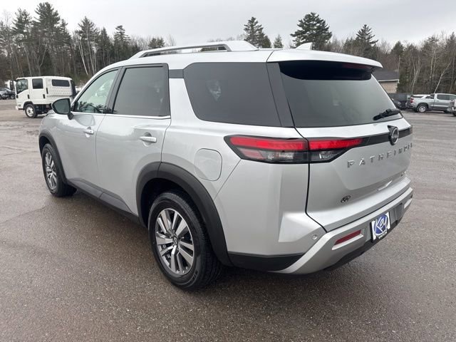 Used 2022 Nissan Pathfinder SL w/ Cargo Package image 4