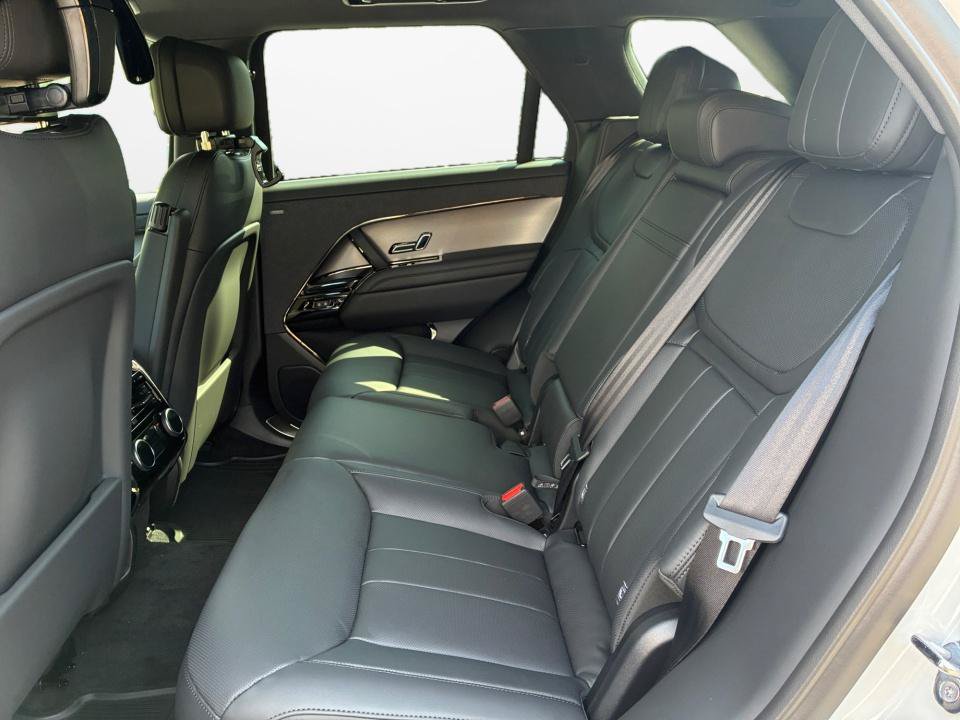 New 2027 Land Rover Range Rover Sport SE AWD/4WD image 13
