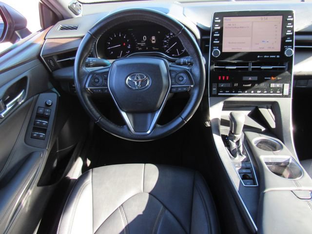 Used 2019 Toyota Avalon XLE image 17