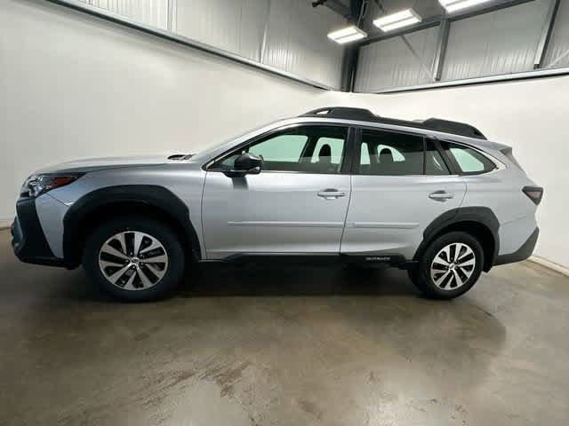 Used 2025 Subaru Outback AWD/4WD image 3
