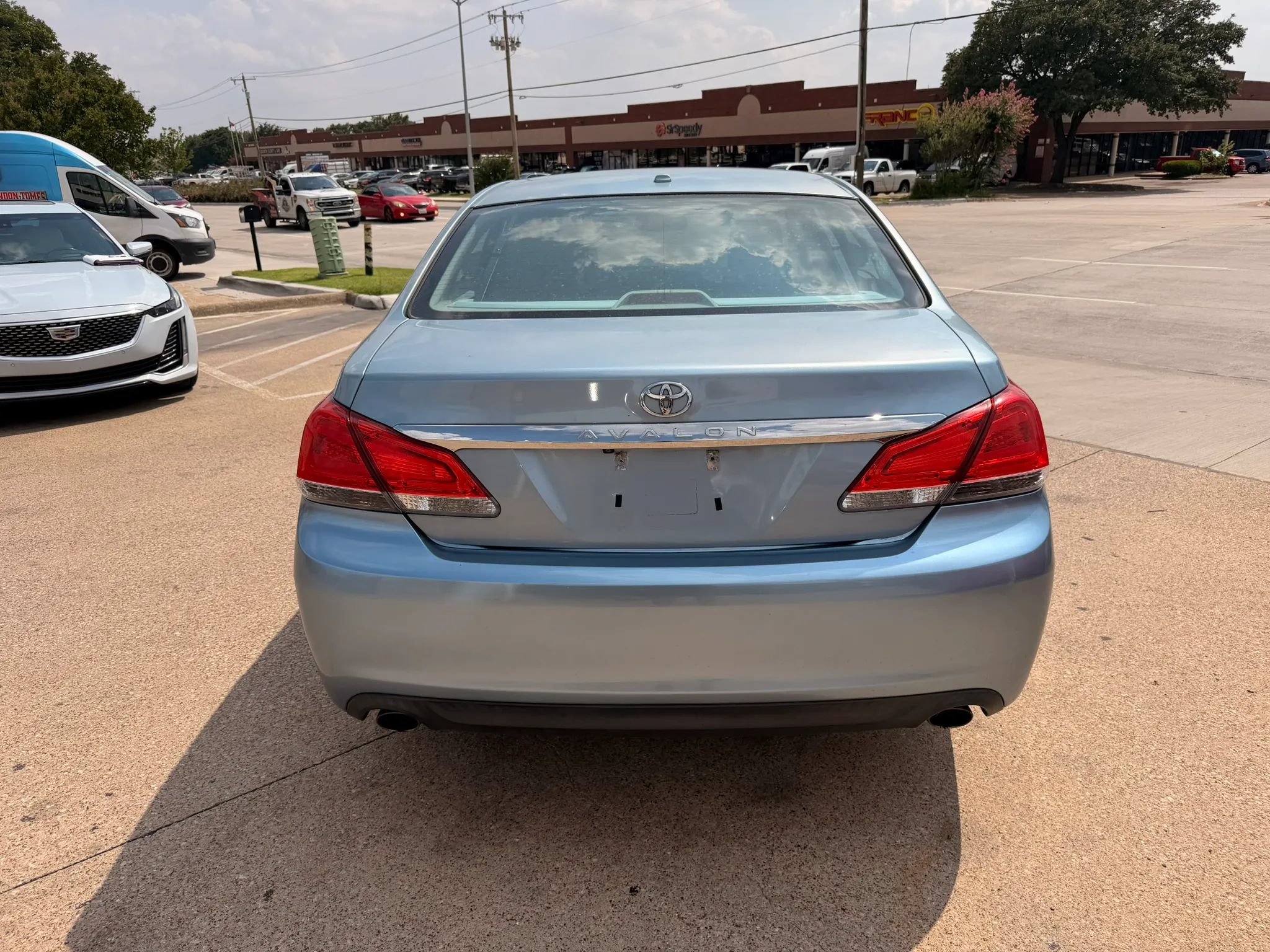 Used 2012 Toyota Avalon Limited FWD image 4