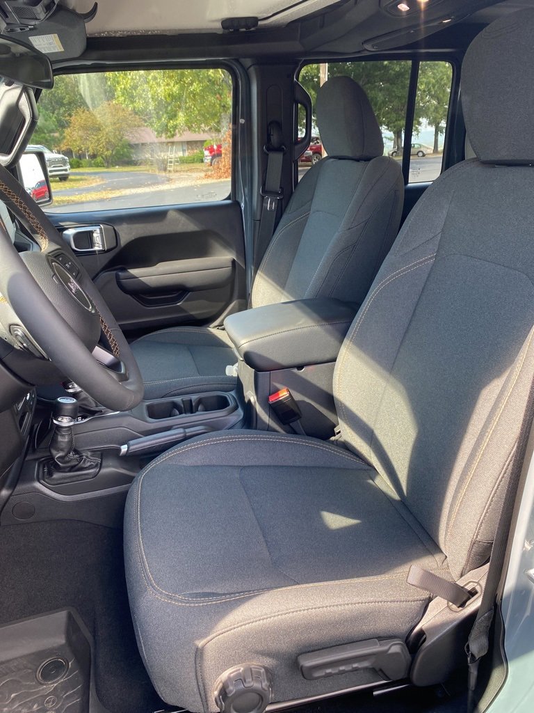 New 2025 Jeep Gladiator Sport image 19