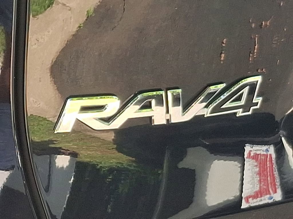 Used 2019 Toyota RAV4 Limited image 29