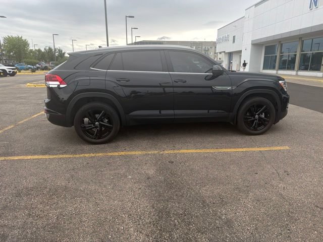 Used 2024 Volkswagen Atlas Cross Sport SE AWD/4WD image 8