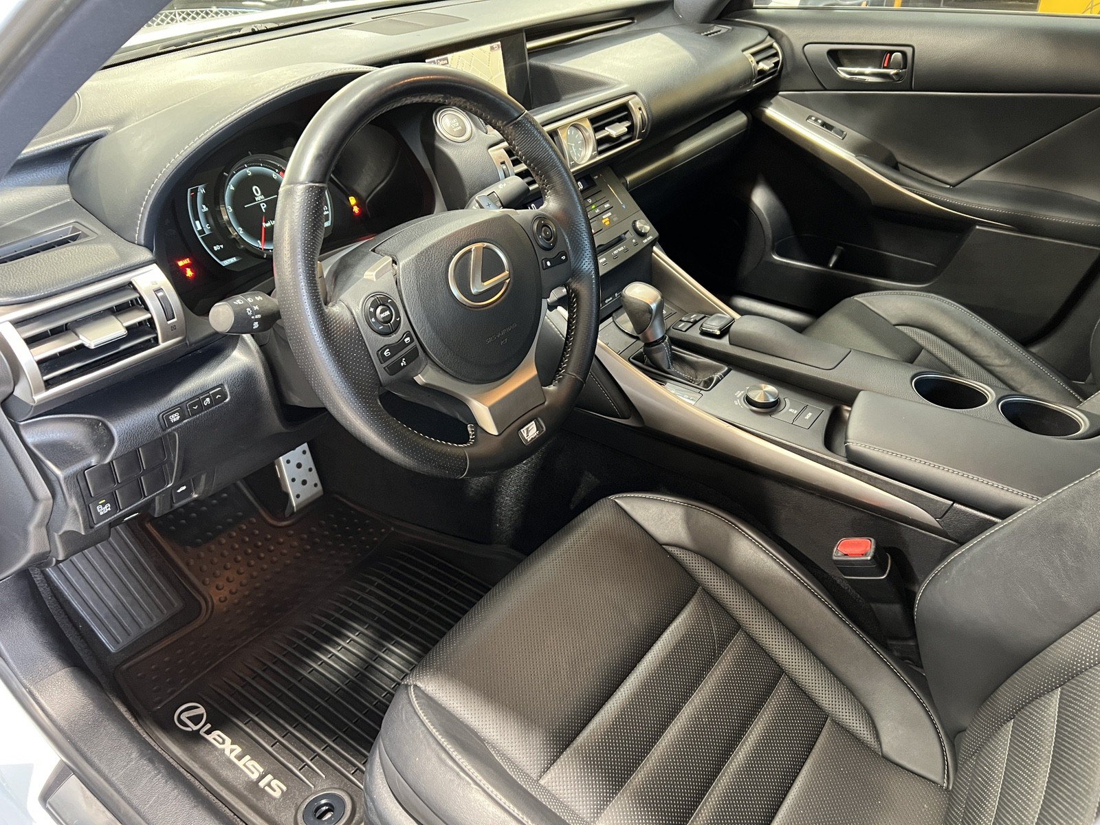 Used 2016 Lexus IS 200t RWD image 13