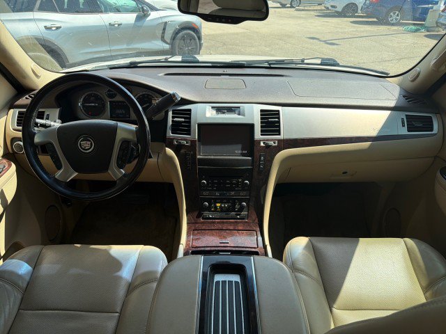 Used 2013 Cadillac Escalade ESV Luxury RWD image 20