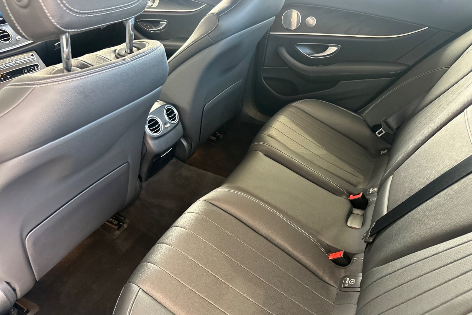 Used 2022 Mercedes-Benz E 350 Sedan image 15