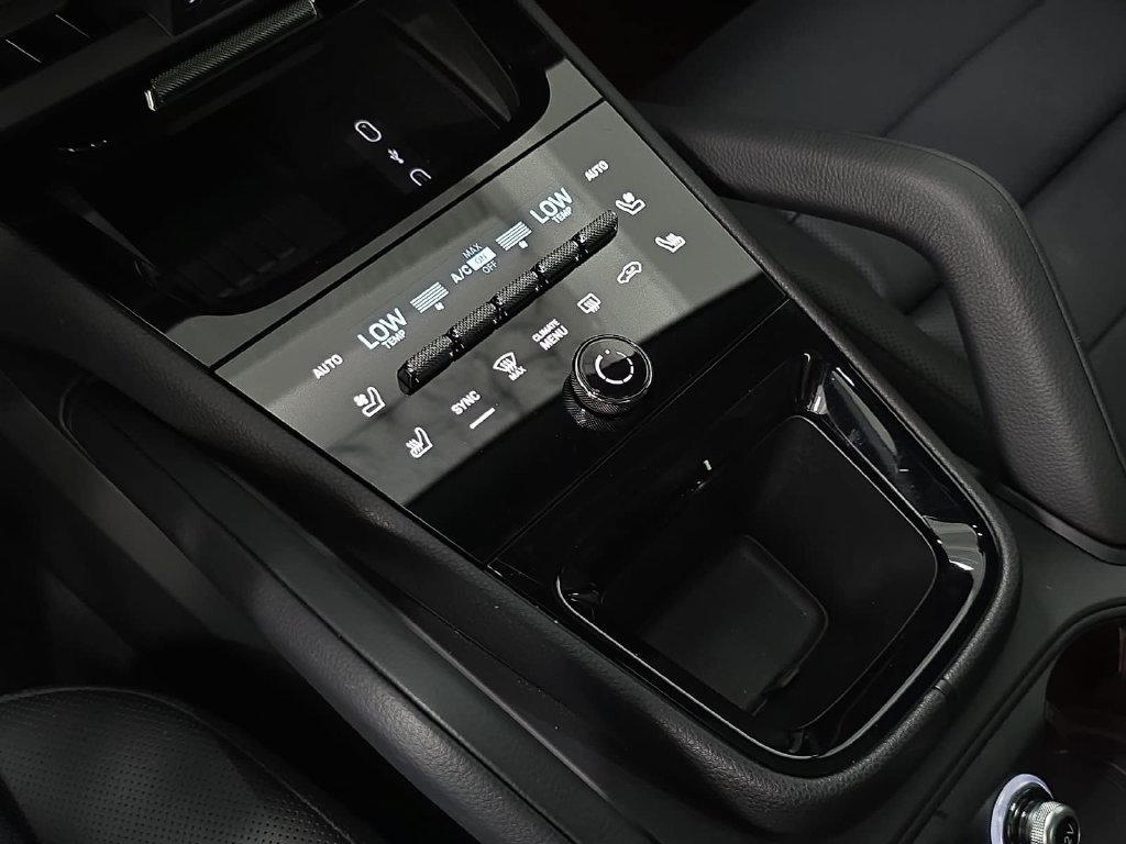Certified 2026 Porsche Cayenne AWD/4WD image 20