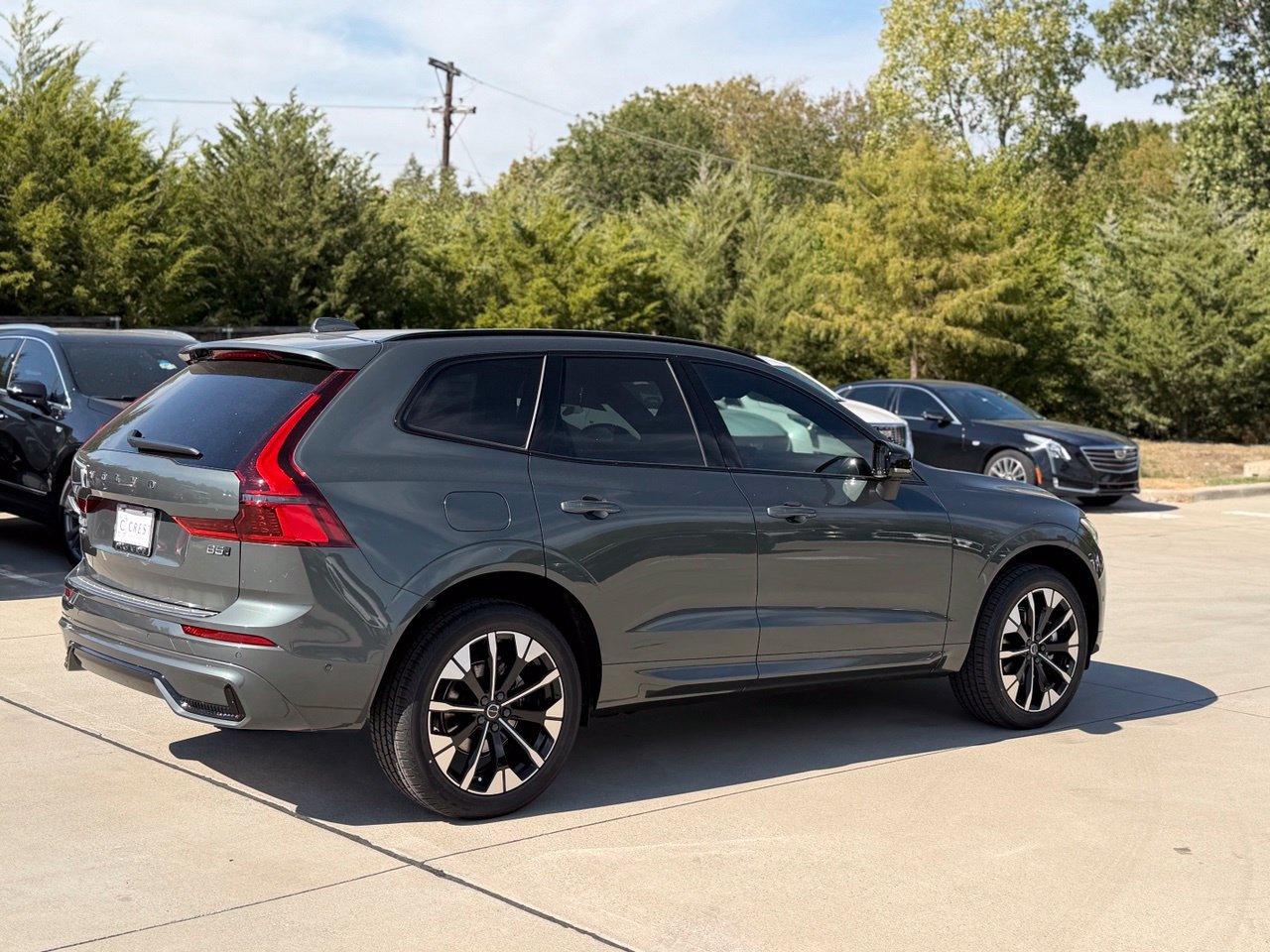 New 2027 Volvo XC60 B5 Plus AWD/4WD image 6