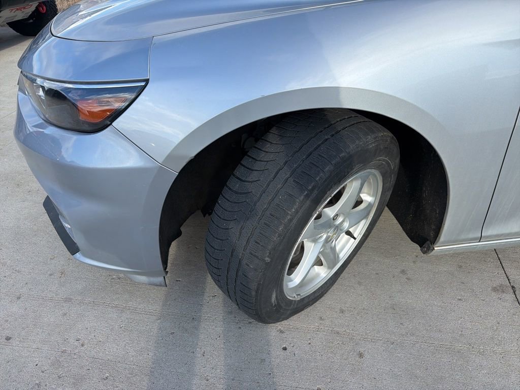 Used 2017 Chevrolet Malibu LS image 3