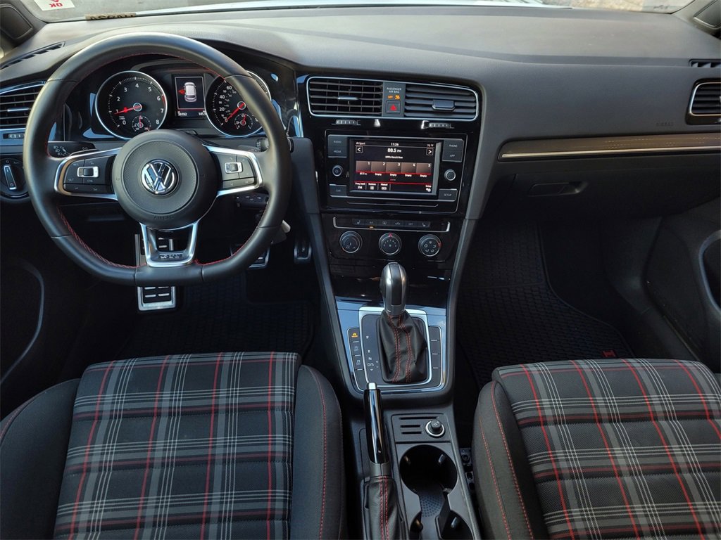 Used 2018 Volkswagen Golf 4-Door image 14