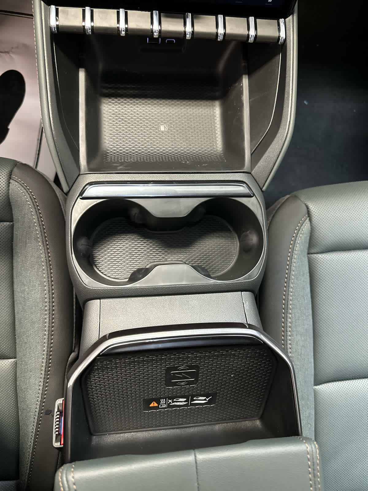 New 2026 GMC Terrain AT4 w/ Convenience Package III image 17