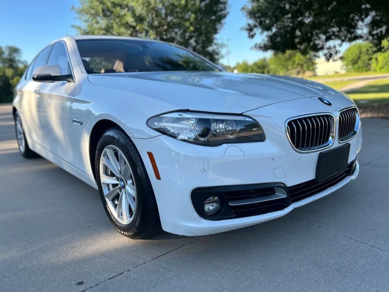 Used 2015 BMW 528i xDrive Sedan AWD/4WD image 4