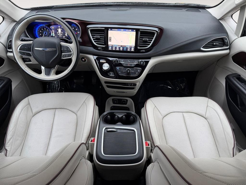 Used 2020 Chrysler Pacifica Limited image 16