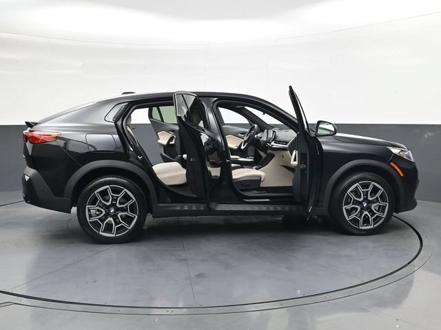 Used 2025 BMW X2 xDrive28i w/ Technology Package AWD/4WD image 36