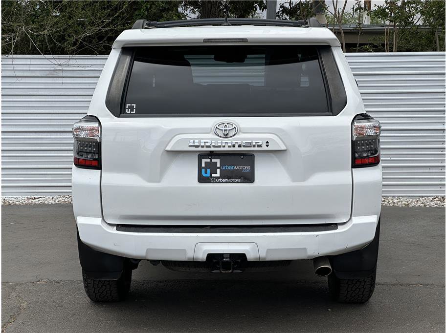 Used 2020 Toyota 4Runner SR5 Premium w/ Moonroof Package AWD/4WD image 11