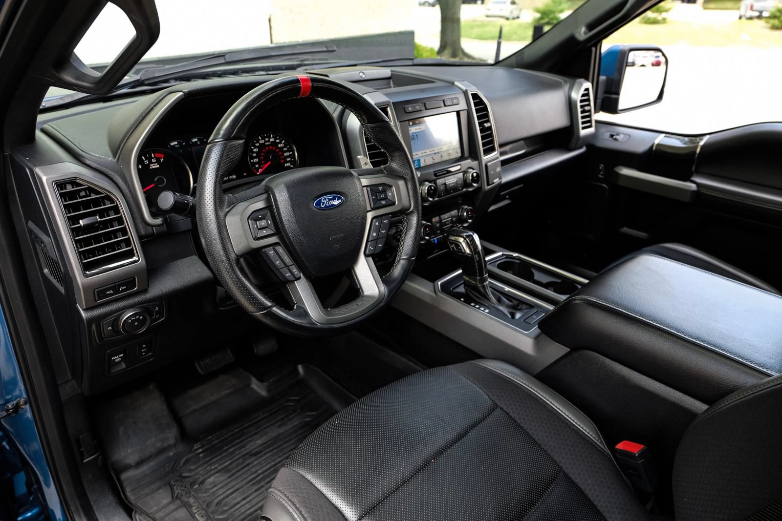 Used 2019 Ford F150 Raptor w/ Equipment Group 802A Luxury AWD/4WD image 2