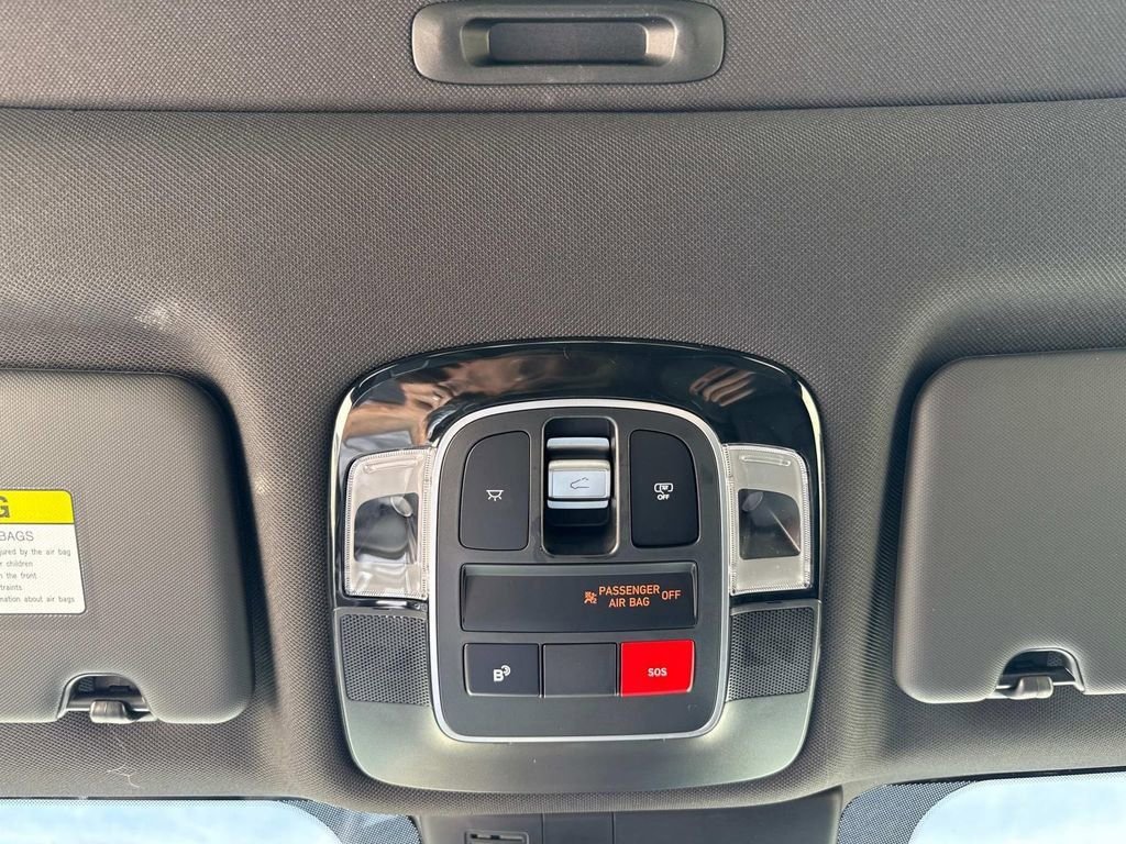 Used 2025 Hyundai Santa Cruz Limited image 24