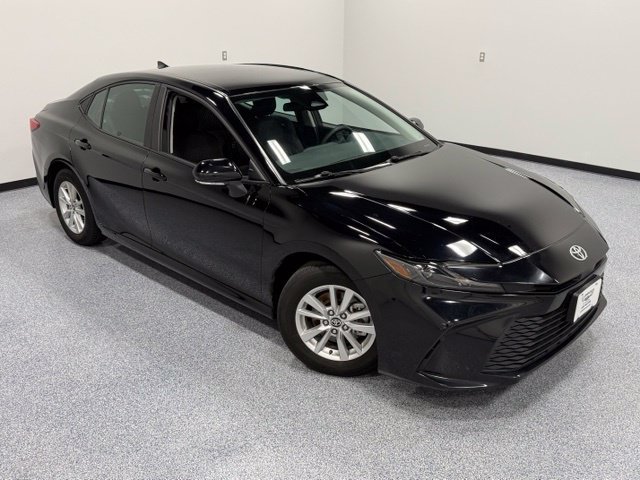 Used 2025 Toyota Camry LE FWD image 36