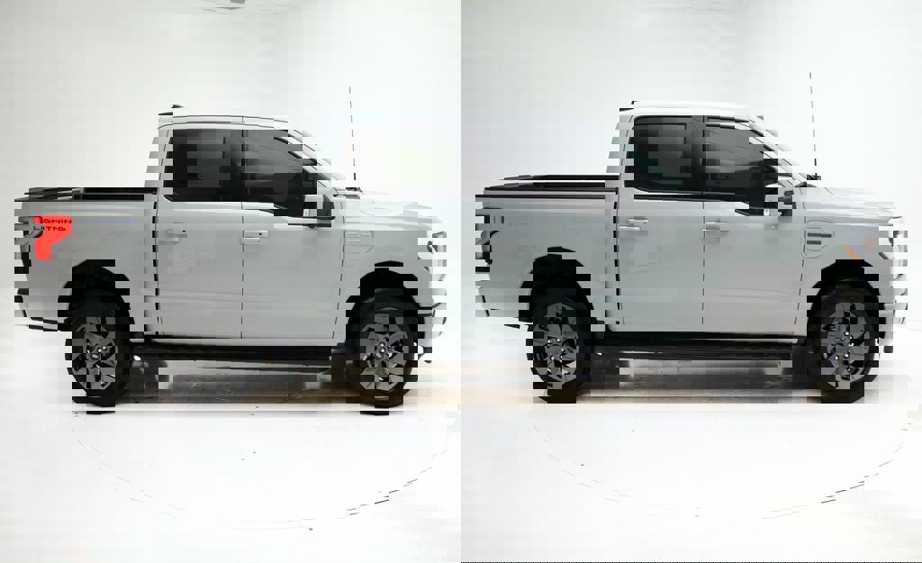 Used 2023 Ford F150 Lightning Lariat w/ Max Trailer Tow Package image 3