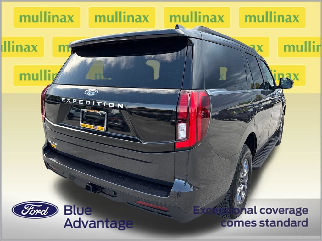 Used 2025 Ford Expedition Active RWD image 4