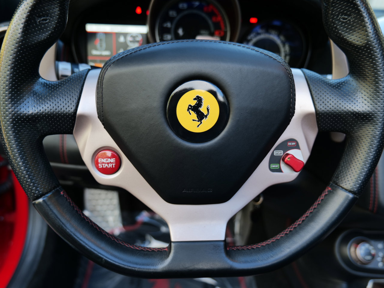 Used 2014 Ferrari California image 20