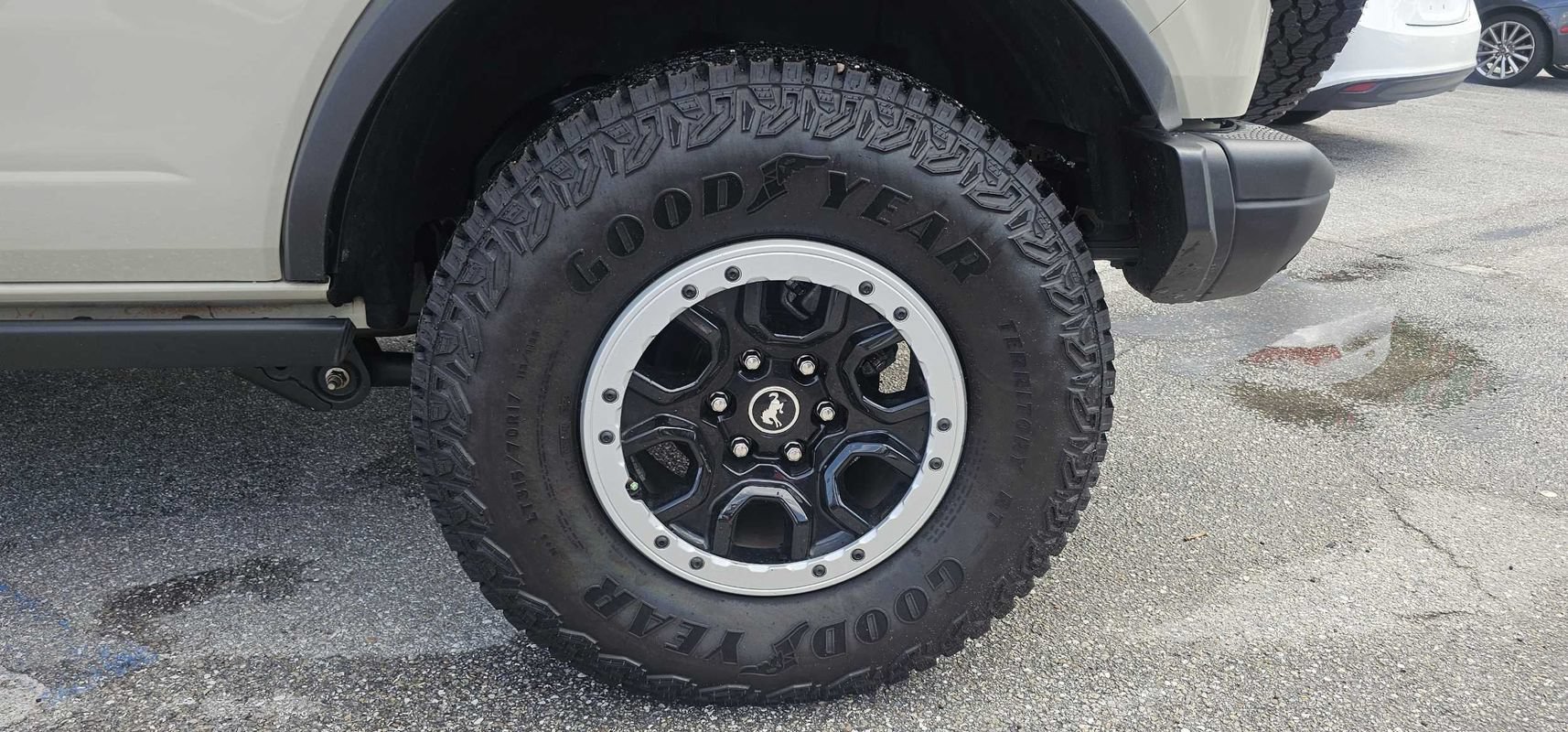 Used 2025 Ford Bronco Badlands w/ Sasquatch Package AWD/4WD image 11