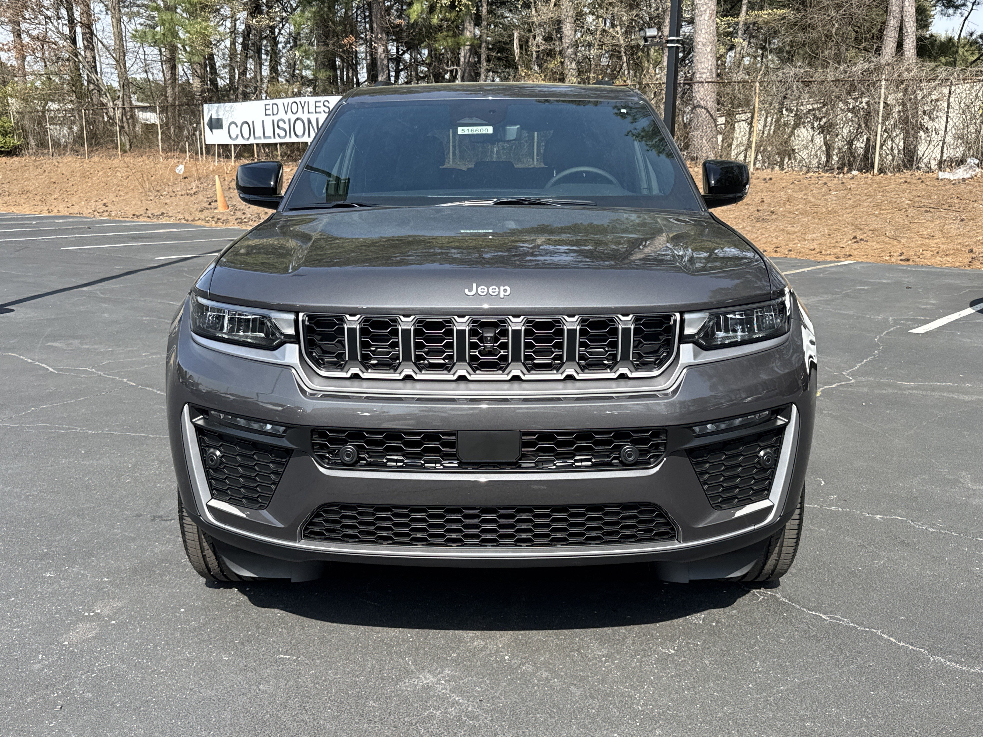 New 2026 Jeep Grand Cherokee Limited w/ Luxury Tech Group II image 2