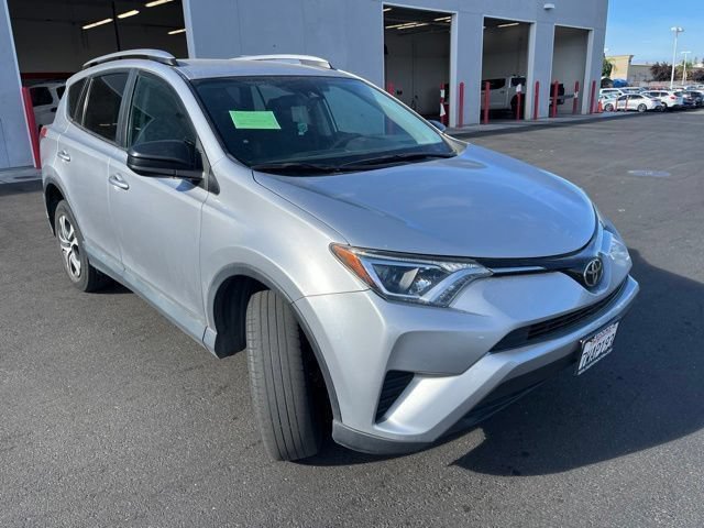 Used 2017 Toyota RAV4 LE FWD image 2