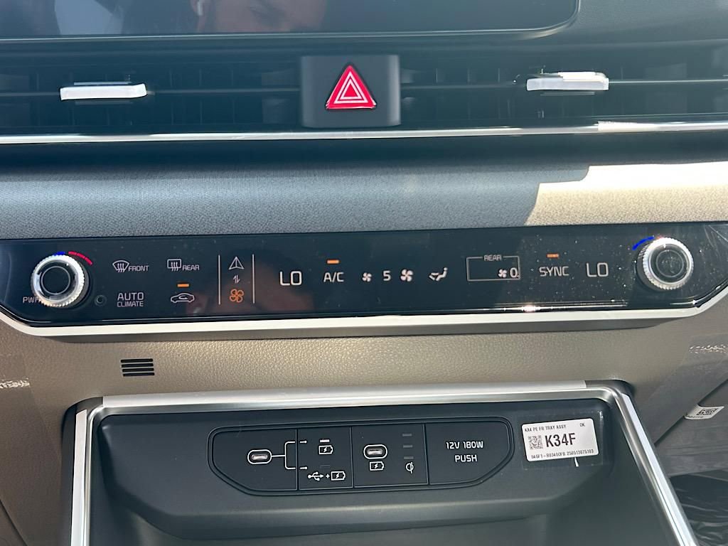 New 2026 Kia Carnival EX FWD image 16