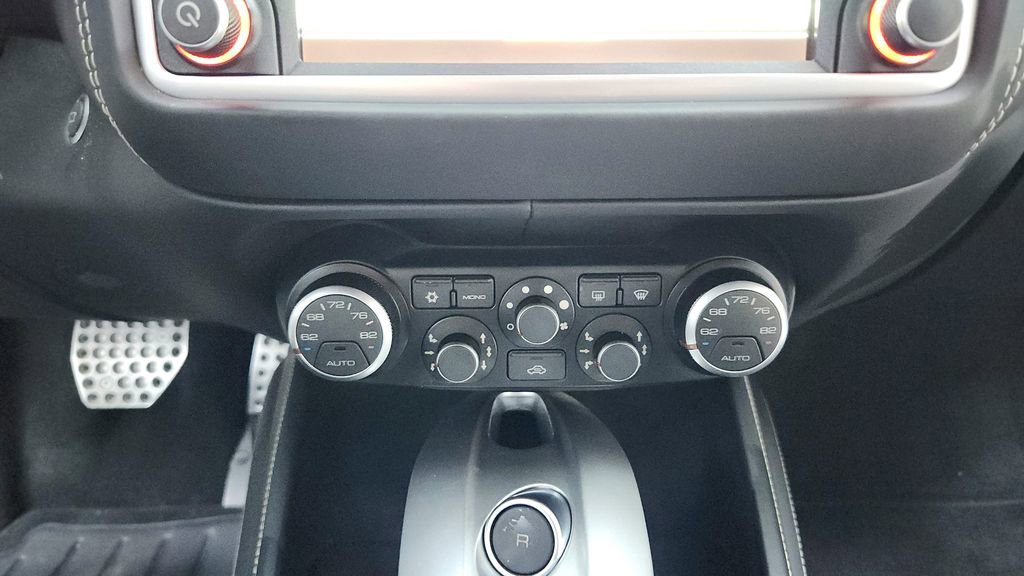 Used 2018 Ferrari California T image 33