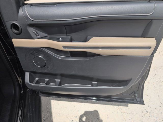 Used 2024 Ford Expedition Max XLT image 34
