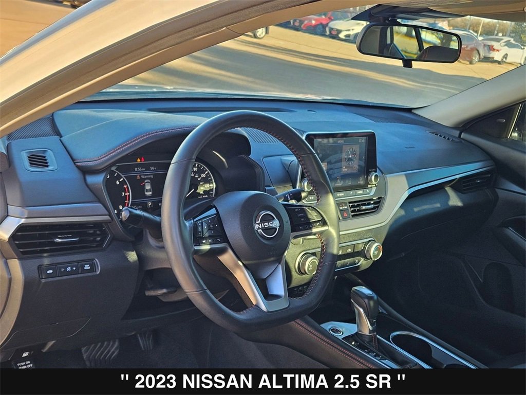 Used 2023 Nissan Altima 2.5 SR image 14