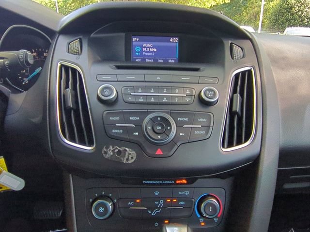 Used 2016 Ford Focus SE w/ Equipment Group 201A FWD image 24