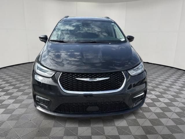 Used 2022 Chrysler Pacifica Touring-L FWD image 14