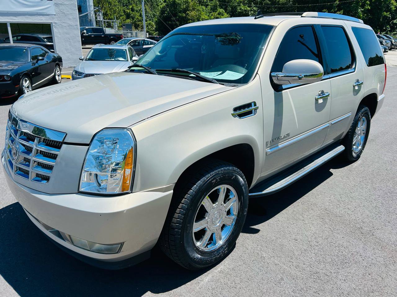 Used 2008 Cadillac Escalade AWD image 1